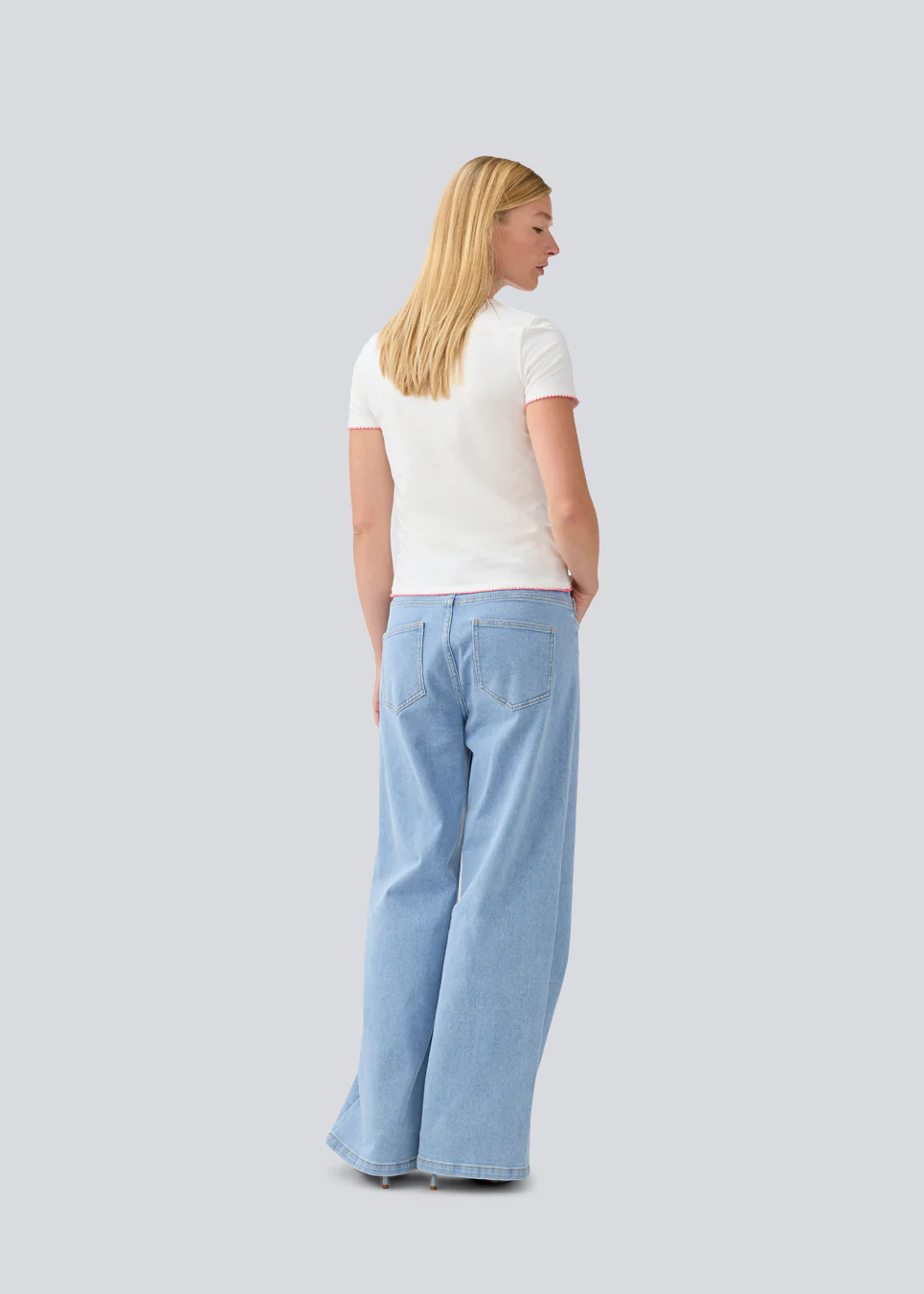 Modstrom_Isoldemd_Solid_Pants_Light_Blue_Wash_Web_Model_Back_x1500-1.webp