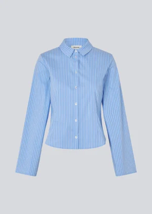 Modstrom_Pattimd_Shirt_Blue_White_Stripe_Web_Pack_Front_965x1351-1.webp