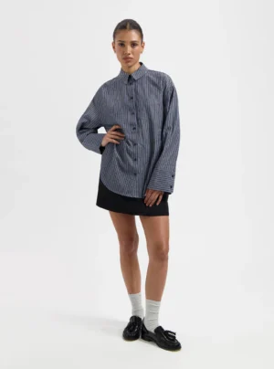 RubyOversizedBlouse-NavyNO-DW25068_Fullbody_JpgHighres_5-1.webp