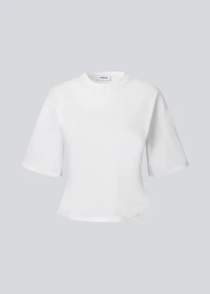 Modstrom_Tampamd_T-Shirt_White_Web_Pack_Front_965x1351.webp